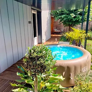  Hébergement de vacances En Amoureux Avec Jacuzzi Et Sauna
